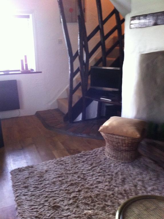 Thatched Farm Bed And Breakfast ウッドブリッジ エクステリア 写真